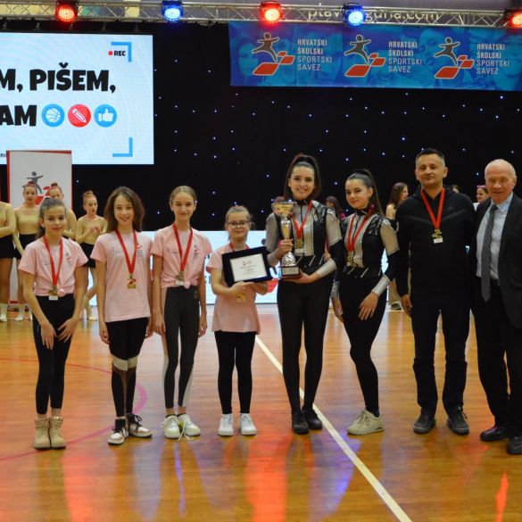 Mlade Požežanke prvakinje u Sportskom plesu