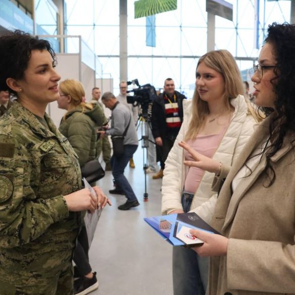  MORH i Hrvatska vojska na Sajmu mogućnosti i Smotri Sveučilišta u Osijeku
