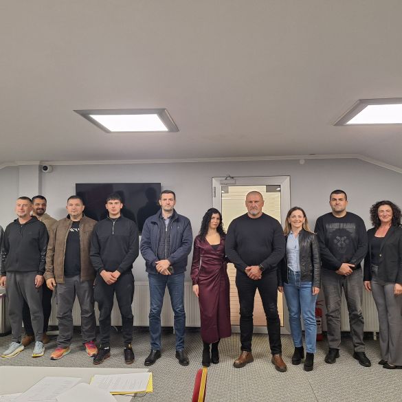 Osnovan kajak kanu klub Sibinj. Prvi predsjednik Damir Holjevac 