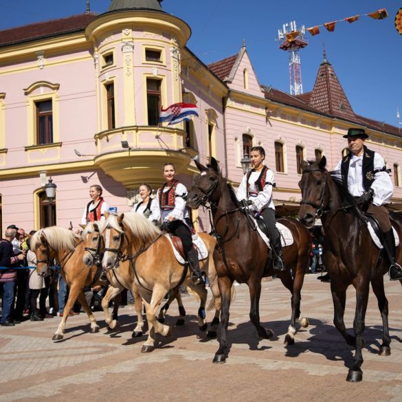 Vinkovci 61. put otvaraju vrata pjesmi, plesu, veselju i tradiciji