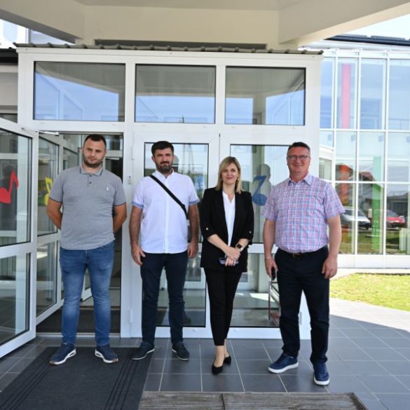 ZAVRŠEN PROJEKT ENERGETSKE OBNOVE OSNOVNE ŠKOLE U ADŽAMOVCIMA