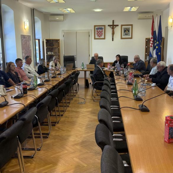 Gradsko vijeće na izvanrednoj sjednici usvojilo dvije Odluke