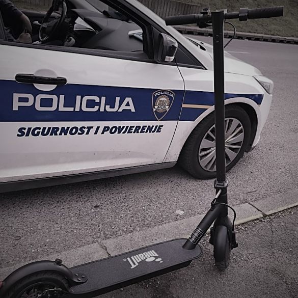 Policija poručuje: Romobil nije igračka, prometna pravila vrijede za sve