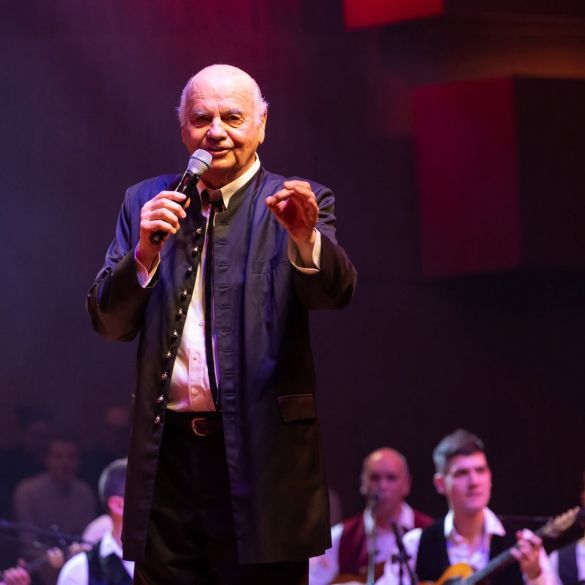 Legenda tamburaške glazbe Zvonko Bogdan večeras u Novoj Gradiški