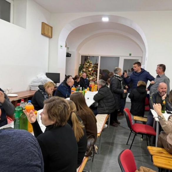 Božićni domjenak u Udruzi gluhih i nagluhih Nova Gradiška