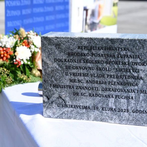 POLOŽEN KAMEN TEMELJAC ZA GRADNJU ŠKOLSKE DVORANE U SIKIREVCIMA