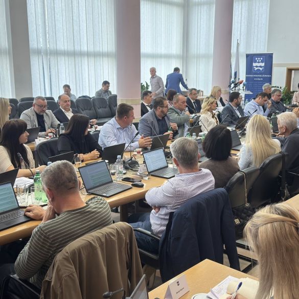 Usvojen rebalans proračuna i izvješće brodsko posavskog župana